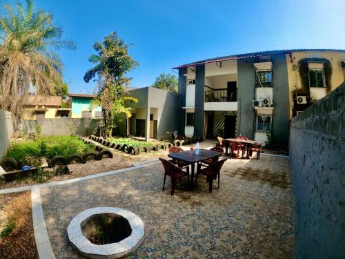 Kër Adja (Ker Adja) in 兹金卓尔