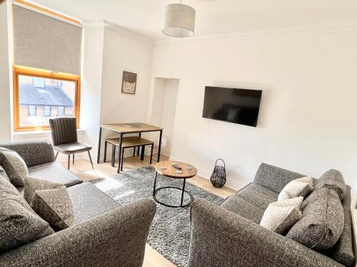 Waterloo Townhouse Inverness - Tap to explore photos