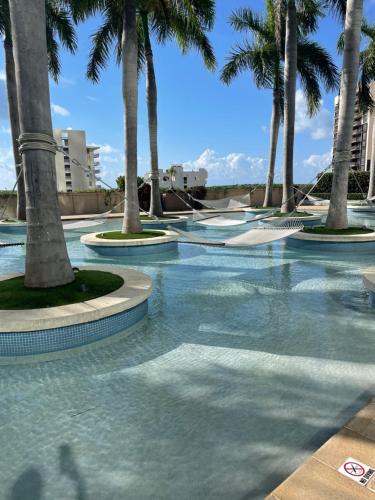 Four Seasons Hotel Miami - Luxury Private Residences in Miami, USA