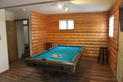 Fully updated Truckee cabin with plenty of beds