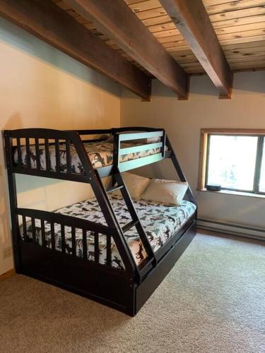 Fully updated Truckee cabin with plenty of beds