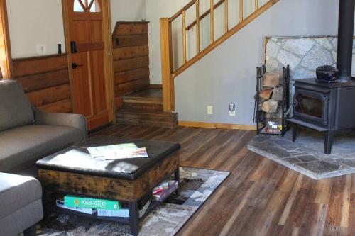 Fully updated Truckee cabin with plenty of beds