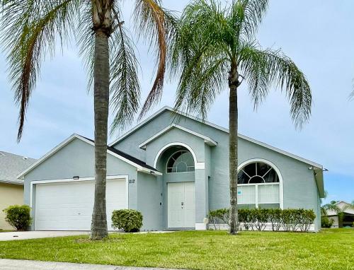 Fabulous 4 Bedrooms Villa with Private Pool 15 Min to Disney in Davenport, USA