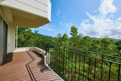 Balcony/terrace, HOTEL天 -SEVEN Hotels and Resorts- in Ogimi