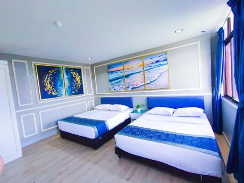 2 double beds