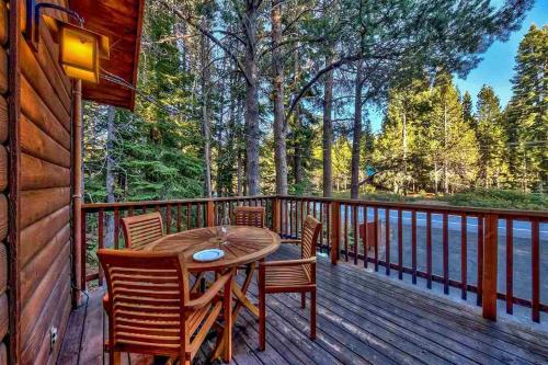 Fully updated Truckee cabin with plenty of beds detail
