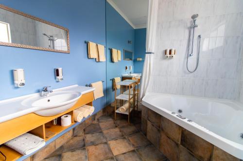 Tuscany On Thames Motel in Thames