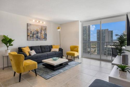 Beautiful 3 bedroom apartment in Brickell Miami thumb 2