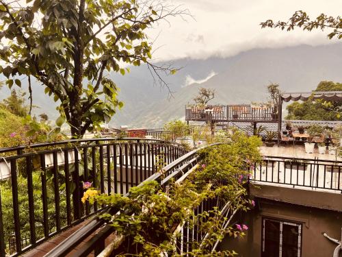 Sapa Grand Hills Hotel Apartments – Sa Pa, FL