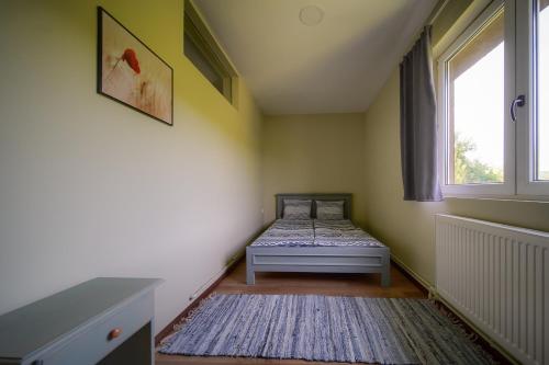 Parkside Vila - image 14