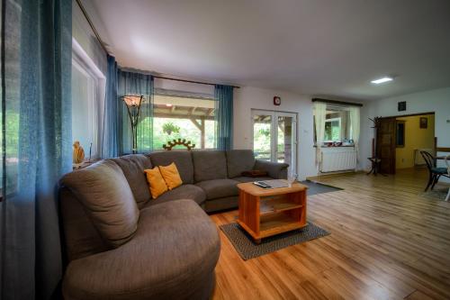 Parkside Vila - image 12