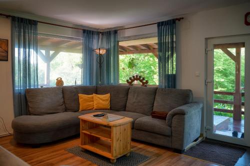 Parkside Vila - image 13