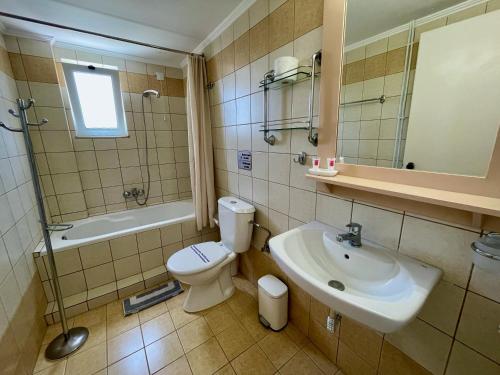Venardos Hotel - image 3