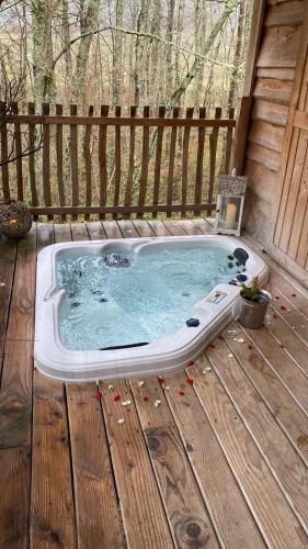 Spa, D'EMILION De SENS in Gardegan-et-Tourtirac