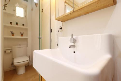 Three-Bedroom Apartment image 4