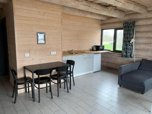 Du Horizontai in 凱爾納維