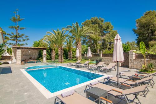 Luxury Villa Vanato & Pool