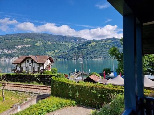Seeparadiesli am schönen Thunersee (Seeparadiesli am schonen Thunersee) in 德利根