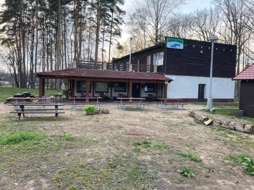 Restorāns, Dovolená v Mobilheimu (Dovolena v Mobilheimu) in Lomnice Nad Luznici