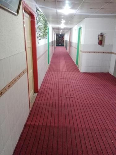 德格兰德酒店 (HOTEL DE GRAND) in 拉瓦尔品迪