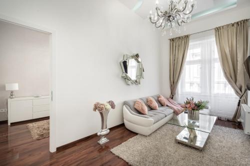 Opera Luxury Apartment - image 3
