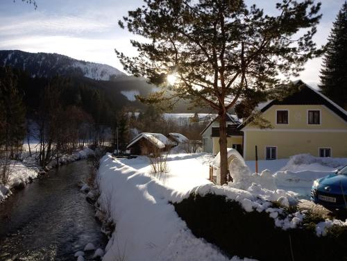 Gössl, Apartement und Doppelzimmer Mariazell / St. Sebastian