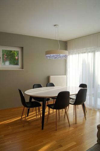 Maline Apartments - image 4