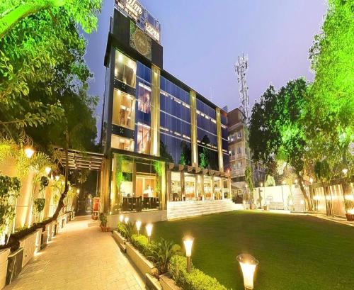 The Palm Spring a Boutique Hotel Naraina New Delhi