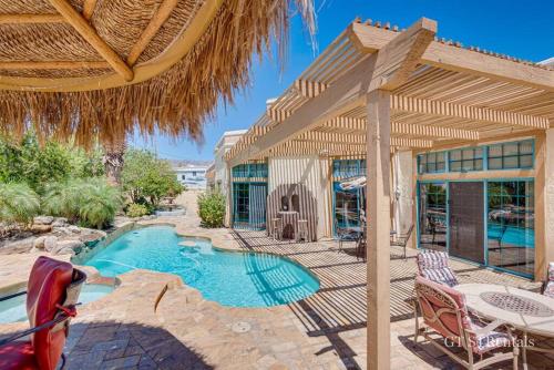 VISTA DEL HAVASU- Home with Beautiful Views & Backyard Oasis