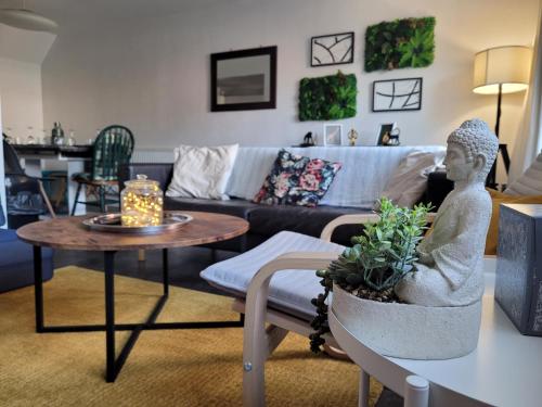 Conveniently located modern 3 bedroom w/ parking gîte à louer holiday inn central park