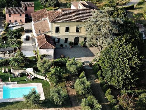 Centrally located for the cities of art in Tuscany in a picturesque area