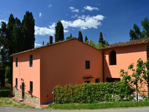 Centrally located for the cities of art in Tuscany in a picturesque area