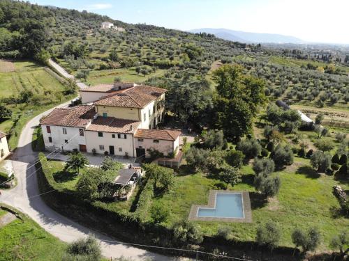 Centrally located for the cities of art in Tuscany in a picturesque area