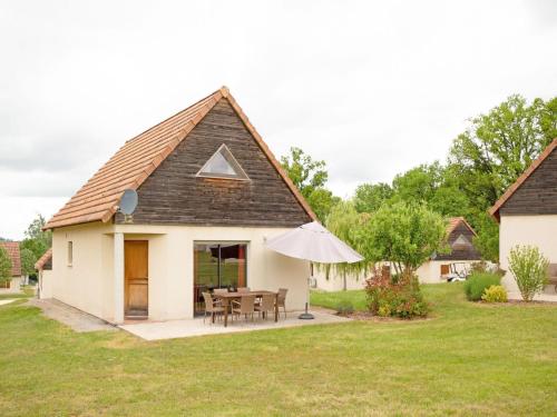 Idyllic Holiday Home in Lacapelle-Marival with Garden gîte à louer Labathude