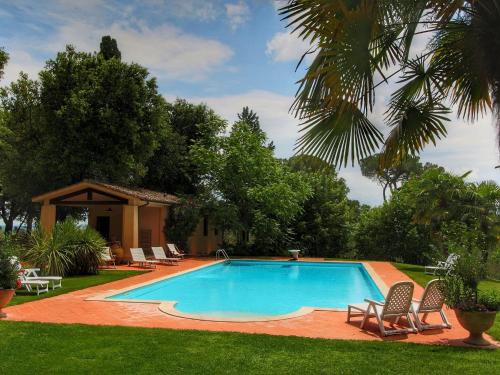 Beautiful Cottage in Sinalunga with Swimming Pool gîte à louer Farnetella