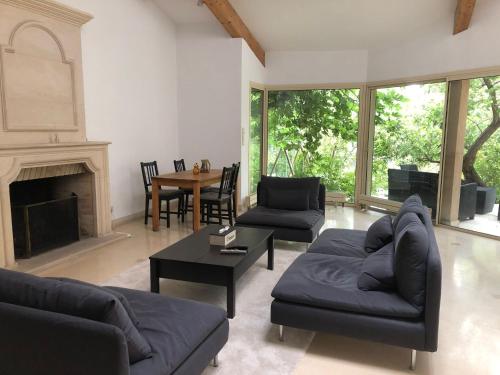 Villa spacieuse avec Jacuzzi, proche Metro et RER gîte à louer Arcueil