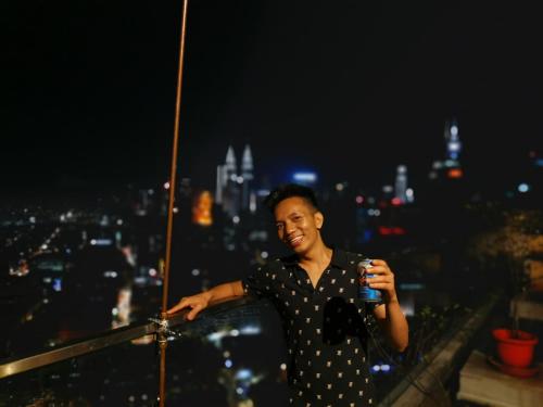 Penthouse on 34 - The Highest Hostel in Kuala Lumpur, Free Communal Dinner & Drink Activity starts from 7pm everyday