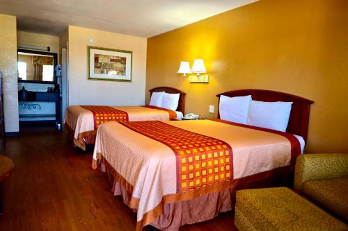 2 double beds