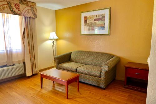 Regency Inn & Suites Regency Inn & Suites