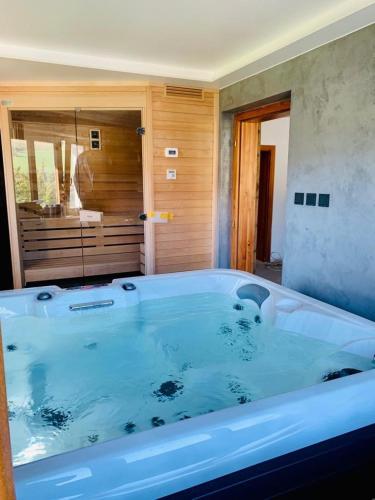 Spa, Chalupa pod Ořechem (Chalupa pod Orechem) in 羅基尼茨納德傑茨羅