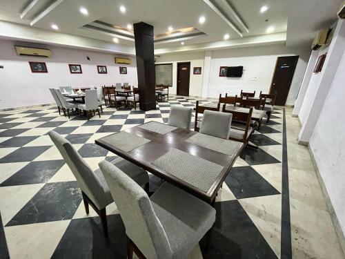 ห้องอาหาร, Hotel The Orion Express in สนามบินไชยปุระ