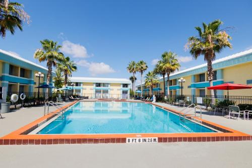 Standard Double Room with Double Beds with Pool View