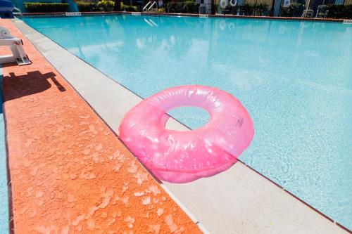 Garnet Inn & Suites - image 14