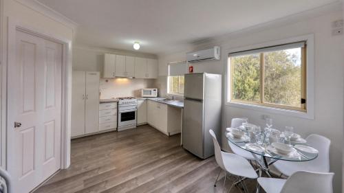 Konyha, Junee Motor Inn in Junee (NSW)