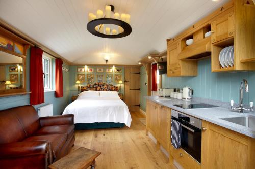 廚房, Hornington Manor Luxury Shepherd Huts in 約克郊區