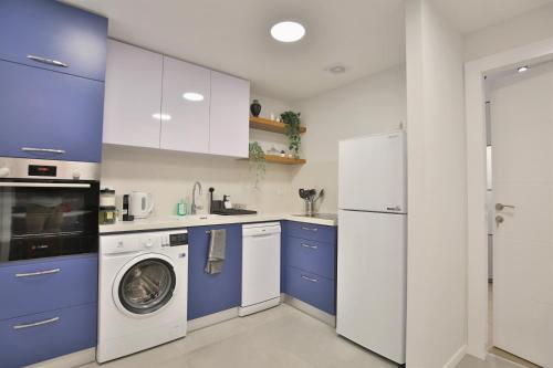 Kitchen, Cozy and stylish 1-bedroom apartment in Netanya