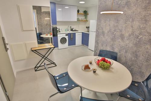 Kitchen, Cozy and stylish 1-bedroom apartment in Netanya