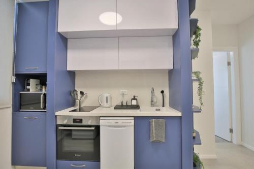 Kitchen, Cozy and stylish 1-bedroom apartment in Netanya