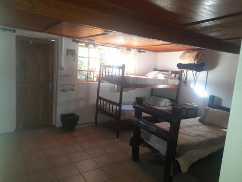 8 twin beds
