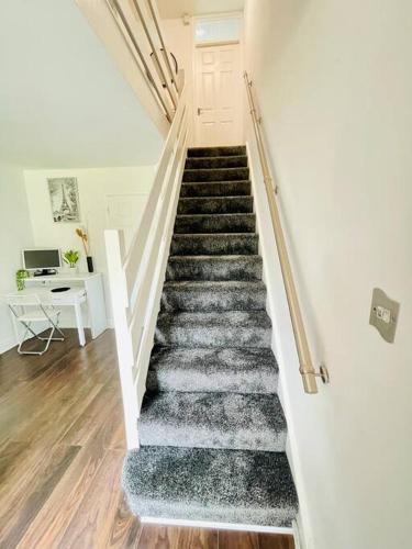 Mayfair Place - Cosy 3 Bedroom House with Free Parking, Birmingham (foto 9)